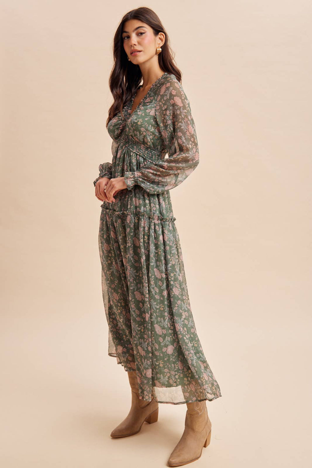 SMOCKED FLORAL MAXI DRESS: CLOUD DANCER / S