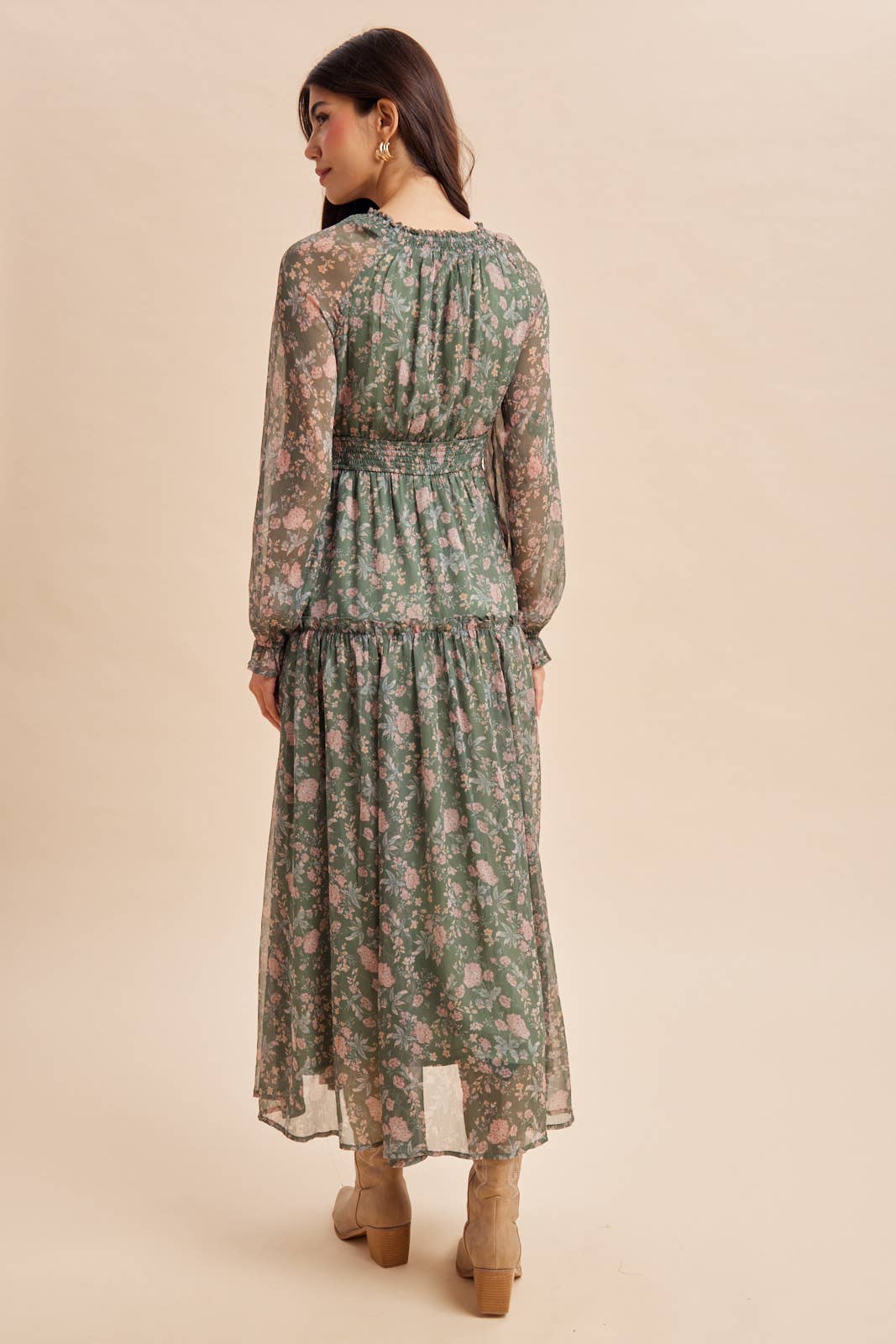 SMOCKED FLORAL MAXI DRESS: CLOUD DANCER / S
