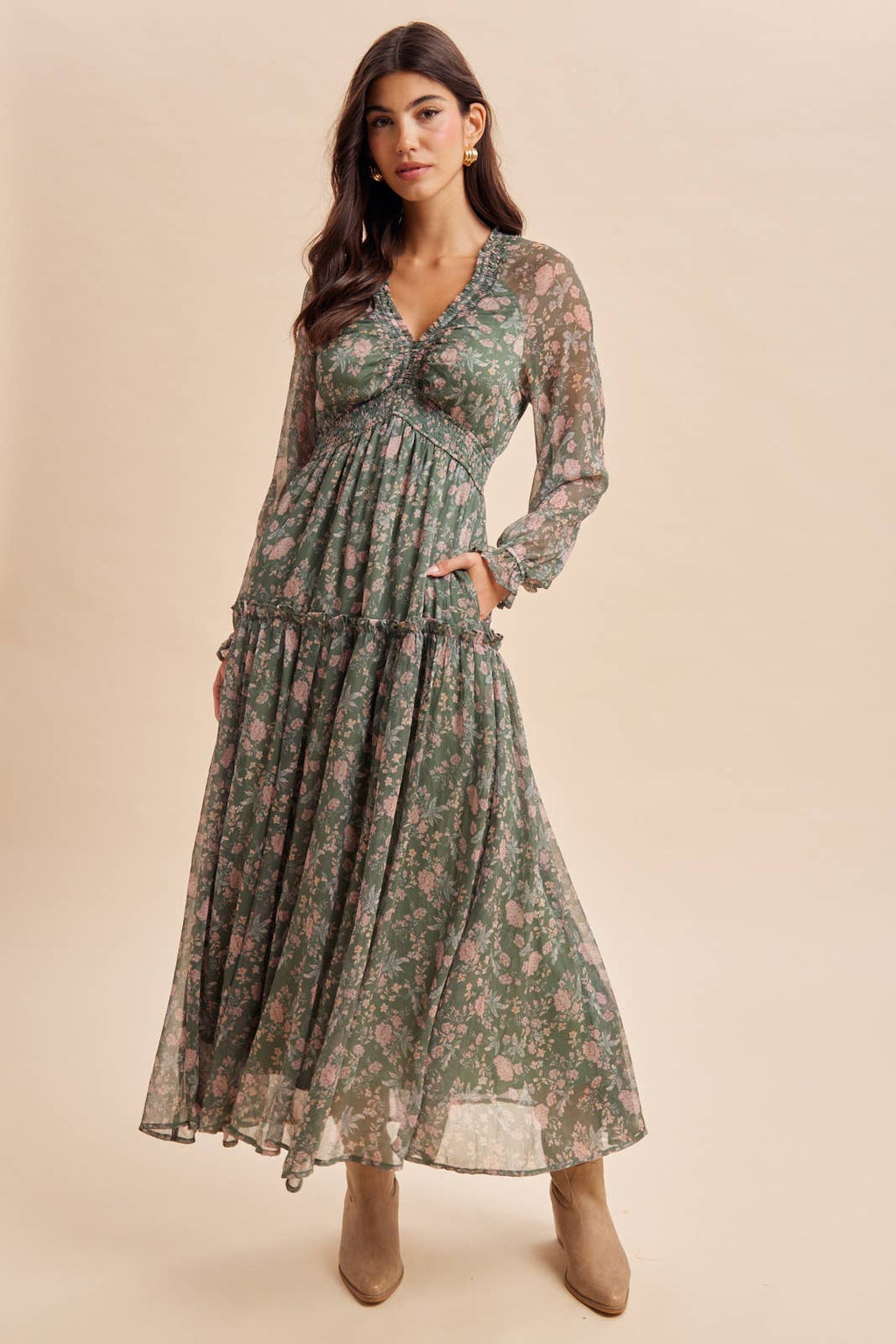 SMOCKED FLORAL MAXI DRESS: CLOUD DANCER / L