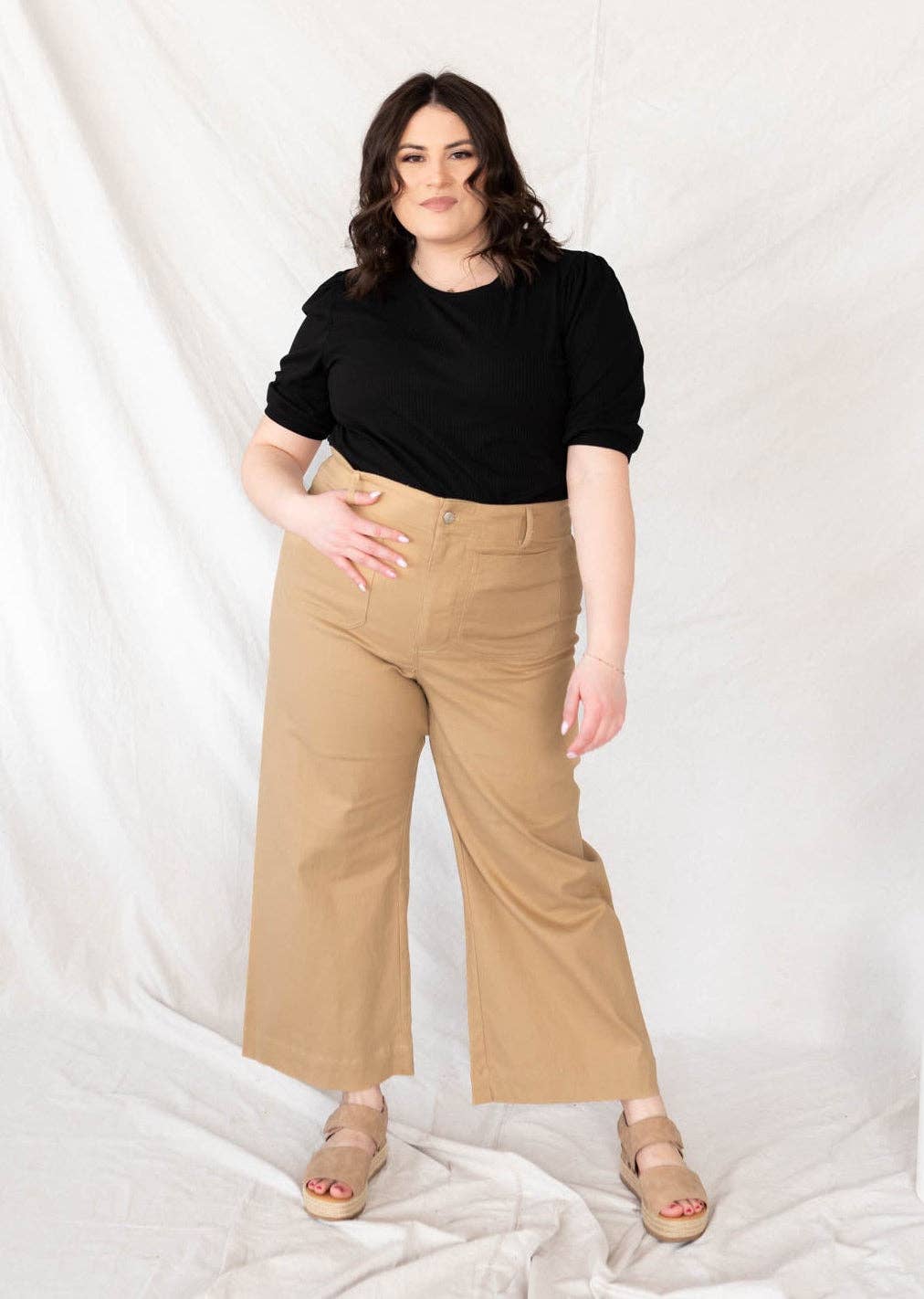 Hailee Basic Black Top