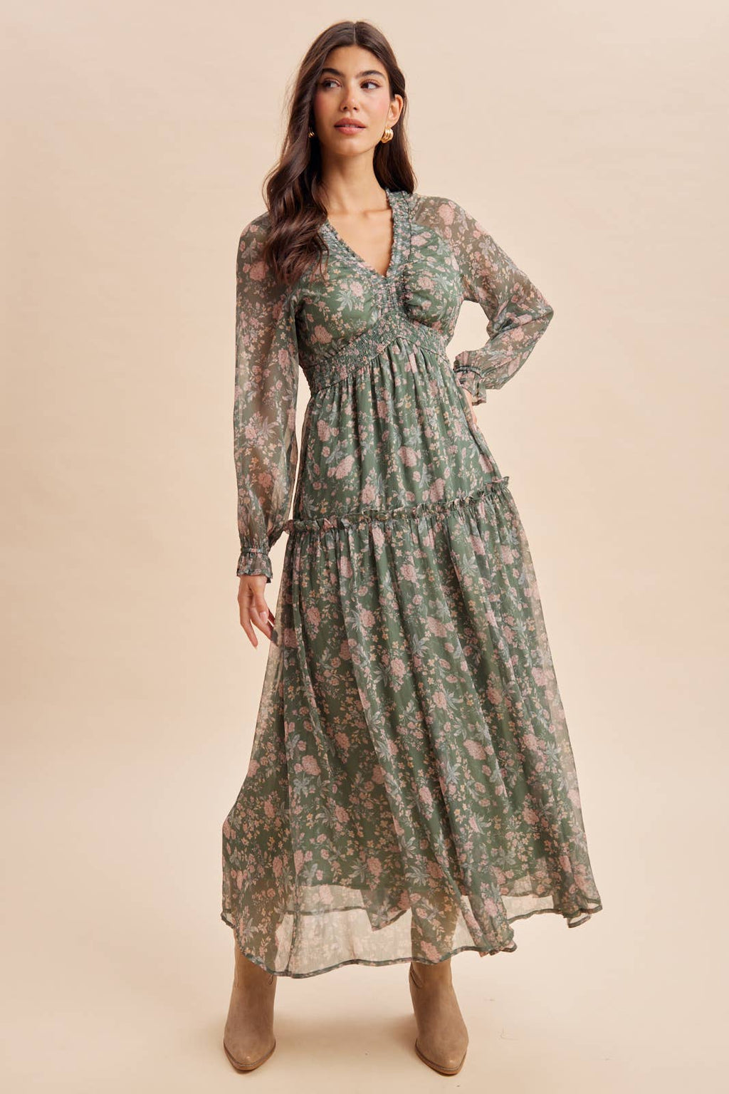 SMOCKED FLORAL MAXI DRESS: CLOUD DANCER / S