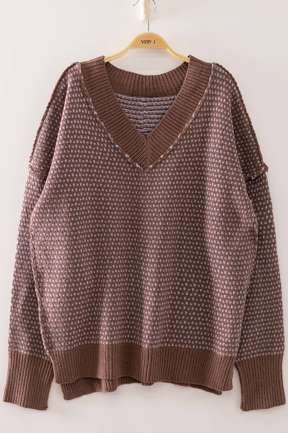 12W3690N-Contrast Stitch Reversible V-Neck Sweater