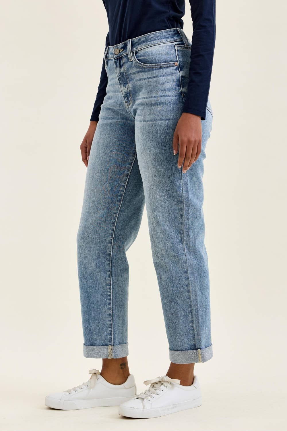 Medium Wash Boyfriend Jeans - Judy Blue
