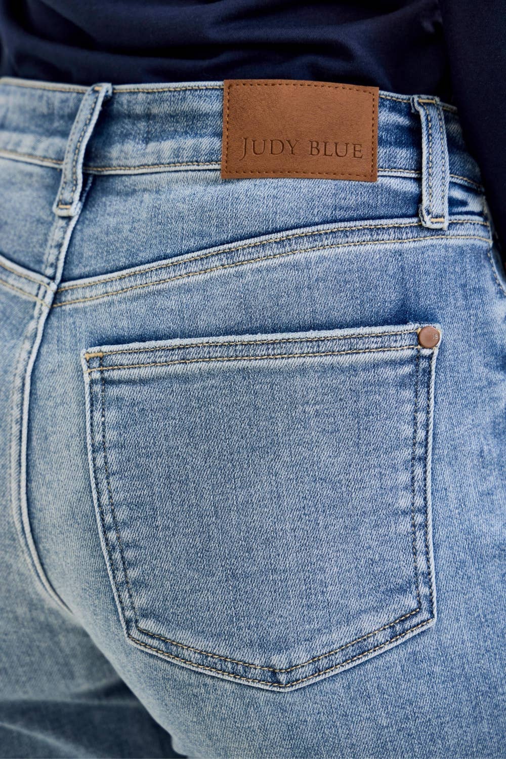 Medium Wash Boyfriend Jeans - Judy Blue