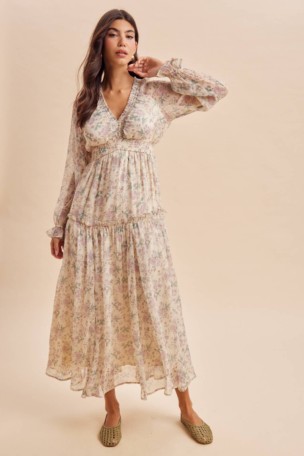 SMOCKED FLORAL MAXI DRESS: CLOUD DANCER / L