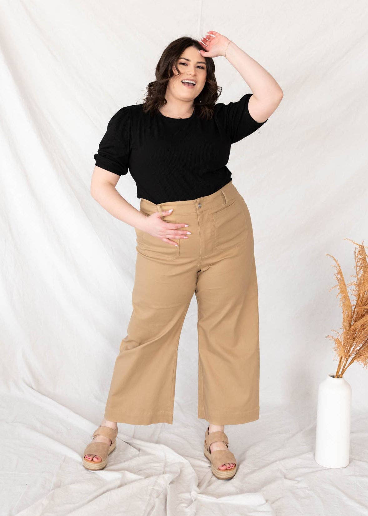 Hailee Basic Black Top