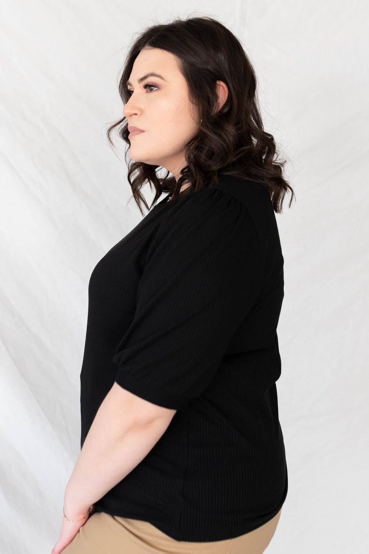 Hailee Basic Black Top
